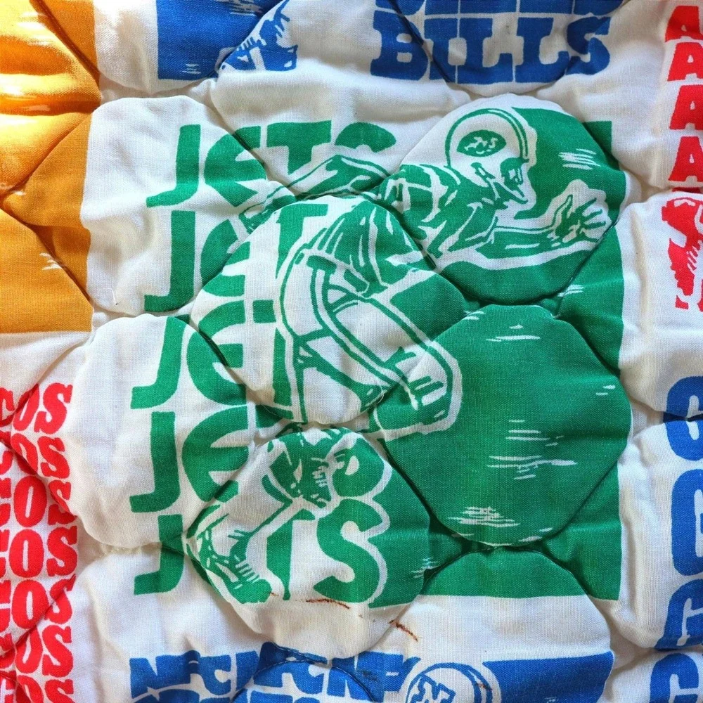 1970s–early 1980s Vintage NFL Quilt Football Teams Blanket Oilers Redskins AFC‎